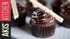 Cupcakes de chocolate triplos | Akis Kitchen