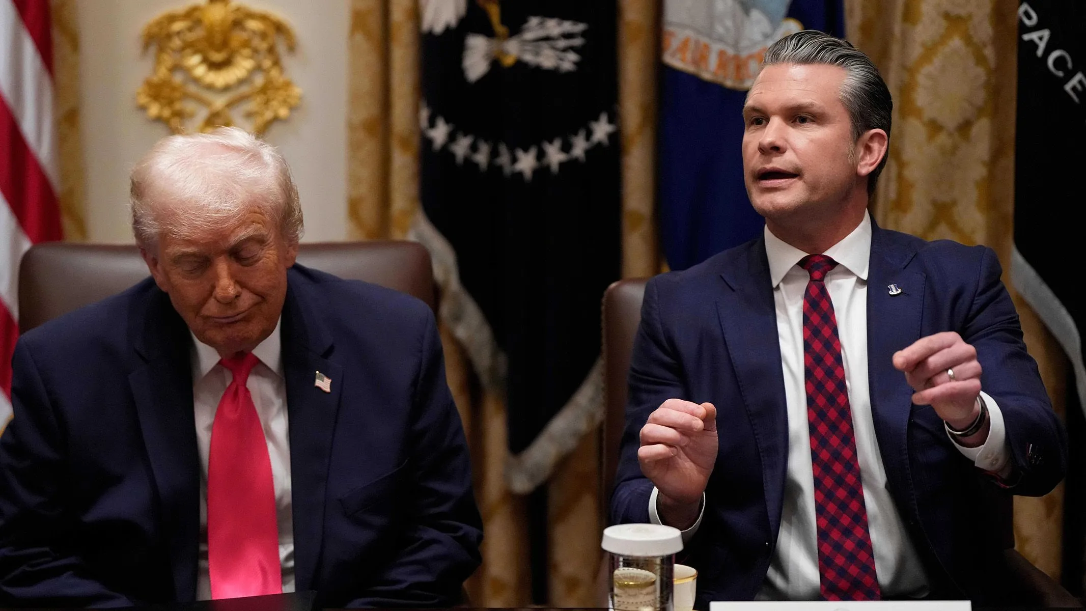 Hat Trump-Minister Kriegsverbrechen befohlen?